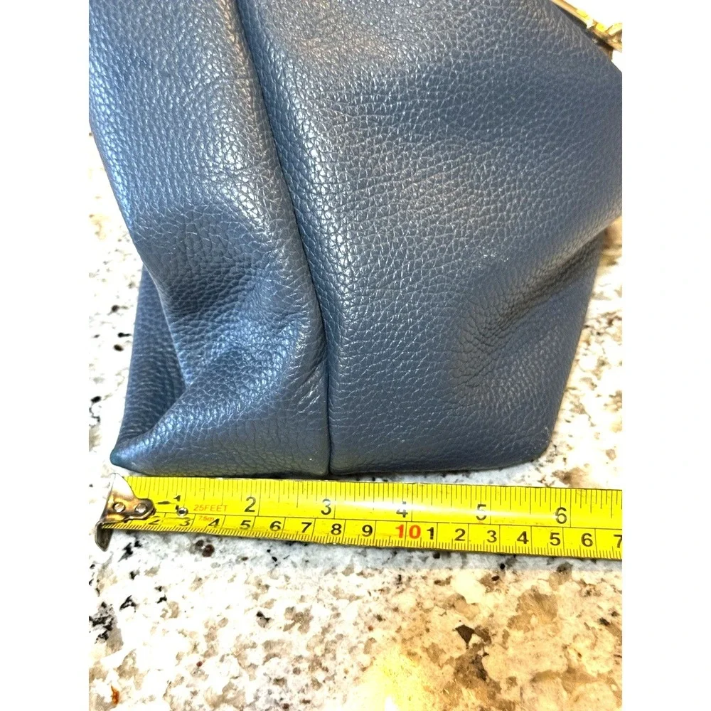 Dooney & Bourke Pebbled Leather Hobo Shoulder Bag Black Duck‎ Medallion